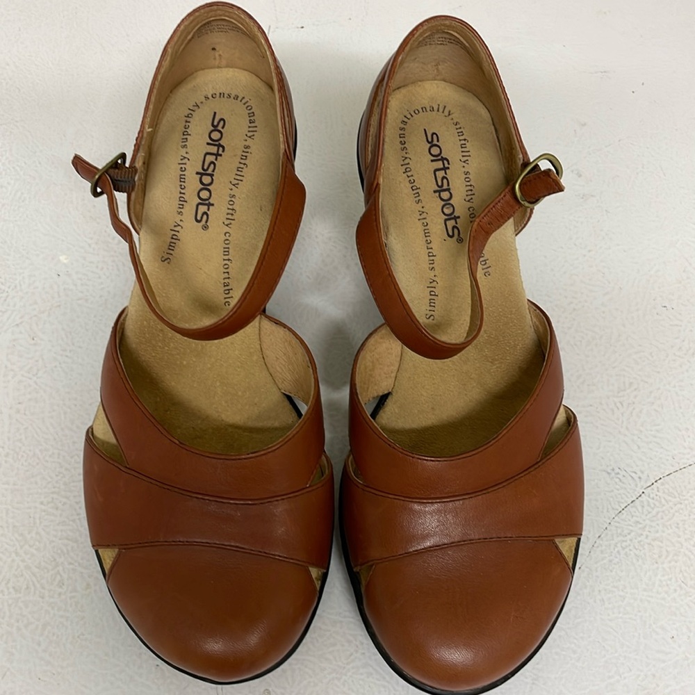 Softspots 7.5 W brown leather heels